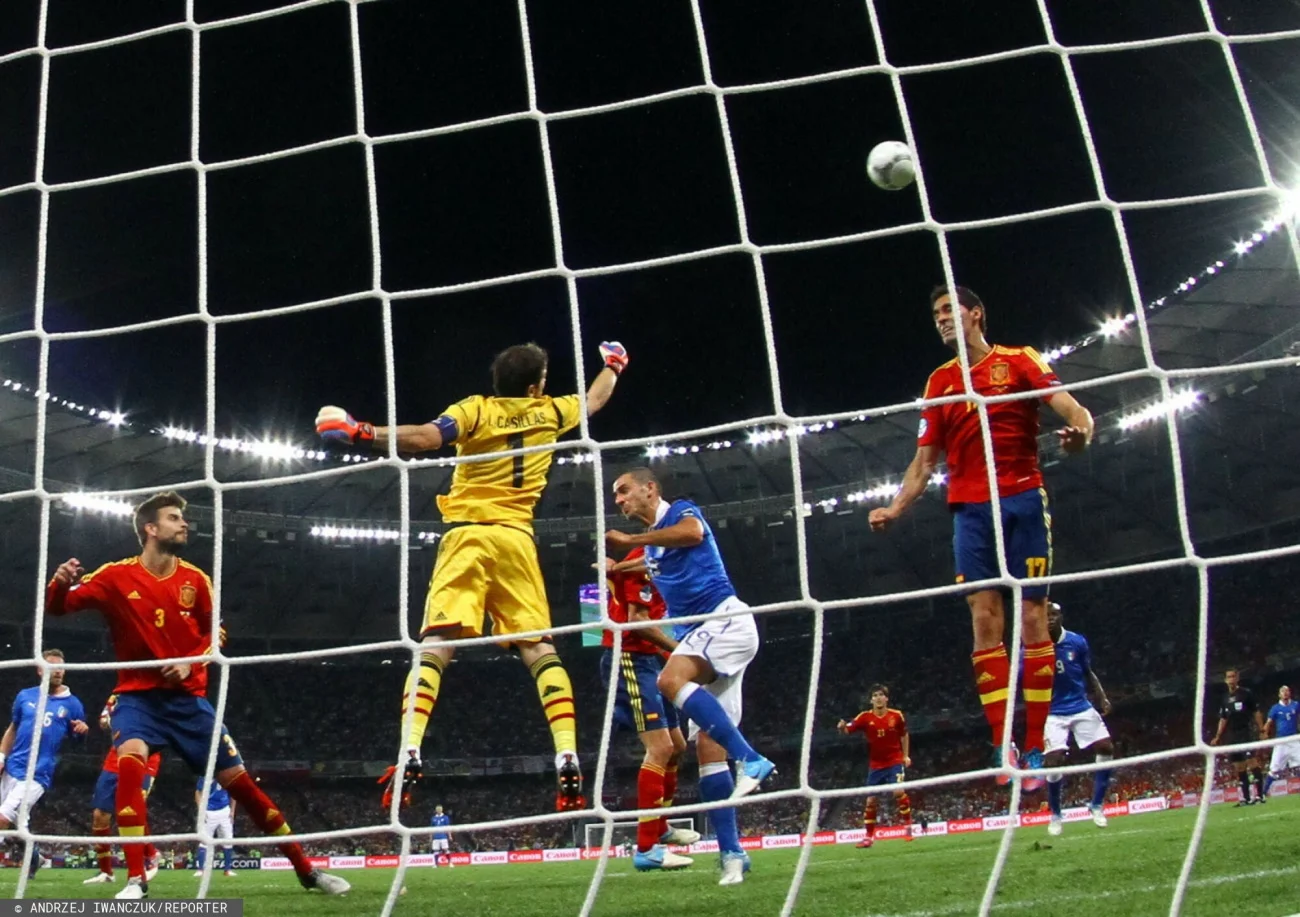 W finale Euro 2012 Hiszpanie rozbili Włochów, cztery lata później Italia wyrzuciła rywala z Euro 2016