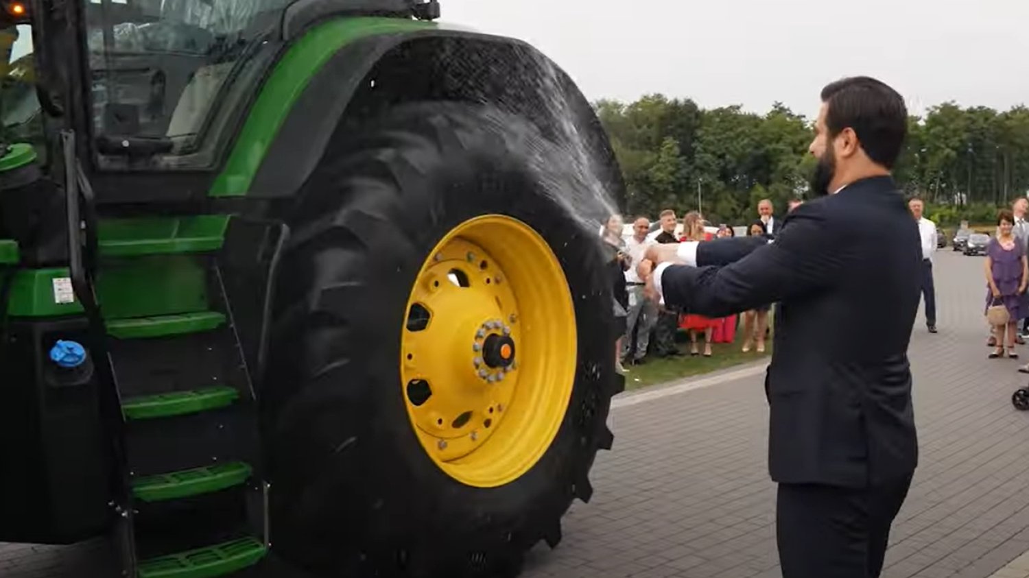 Pojawiło się nowe nagranie pokazujące ciągnik wiceministra Kaczmarczyka