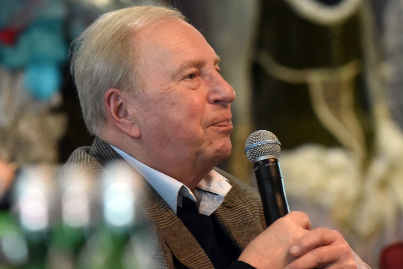 Jerzy Stuhr wyjaśnia, co miał na myśli, mówiąc, że "wewnętrznie jest kompletnie czysty".