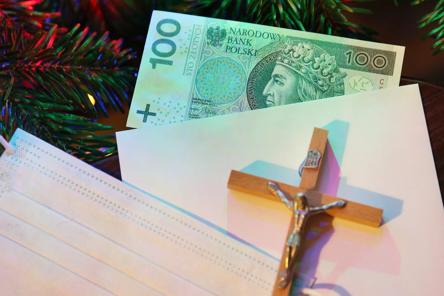 Są wytyczne diecezji elbląskiej dla duchownych chodzących po kolędzie w tym sezonie. Według nich ksiądz chodzący po kolędzie powinien mieć ze sobą paszport covidowy