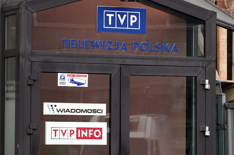 Pracownik TVP Info zmyślił tweeta nt. obrad komisji reprywatyzacyjnej.
