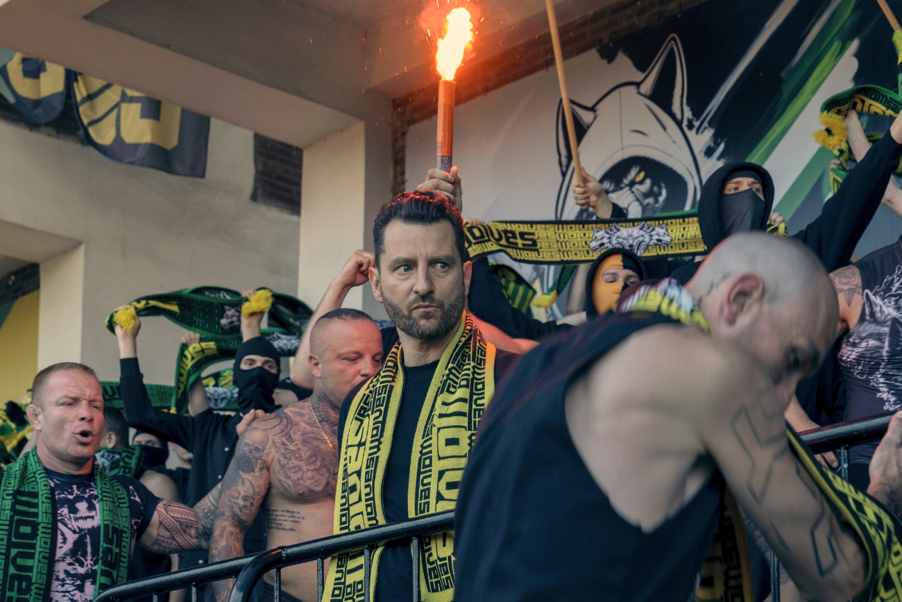 Serial "Kibic" Netfliksa opowiada o polskich kibolach Wojciech Zieliński w "Kibicu" Netfliksa