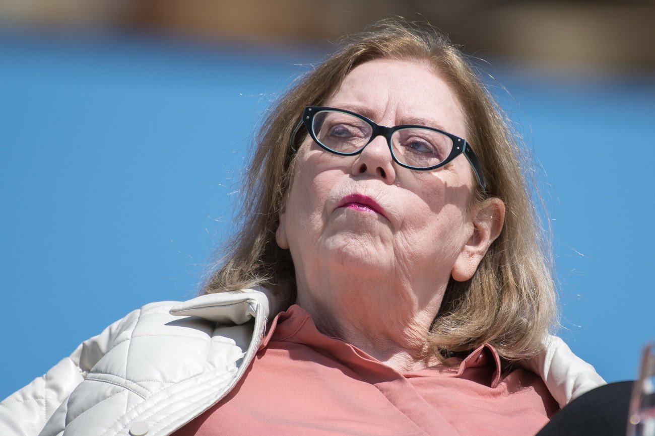 Zapendowska o zarobkach.