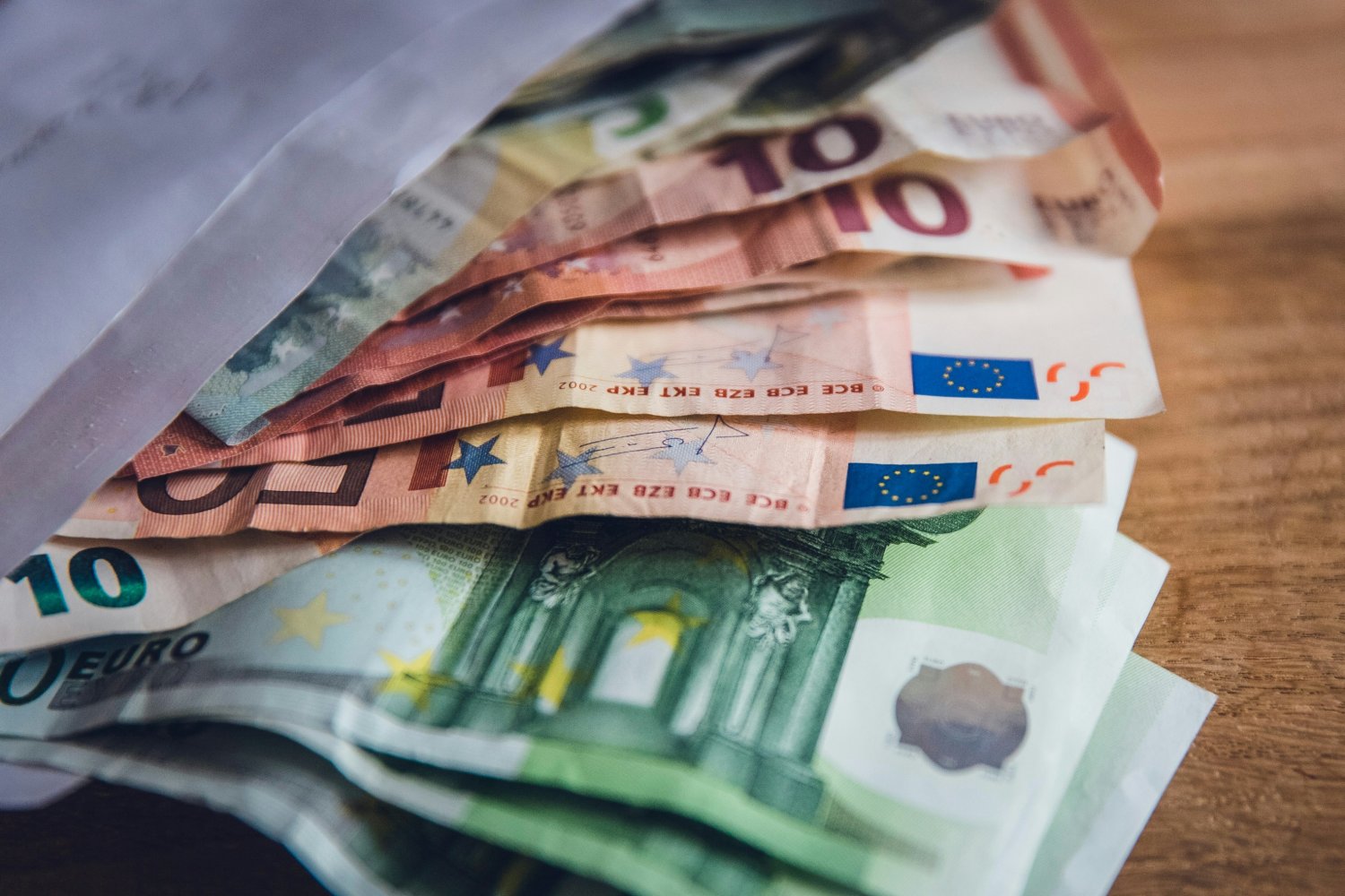 Europejczycy martwią się o finanse. Dużo obaw w Niemczech i Polsce