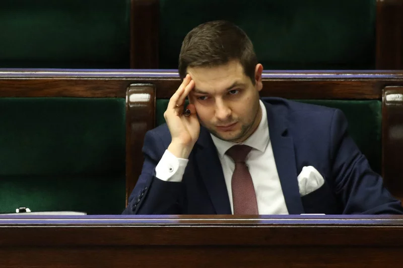 Patrykowi Jakiemu, według medialnych doniesień, niejedna osoba w Opolu zawdzięcza intratne stanowisko