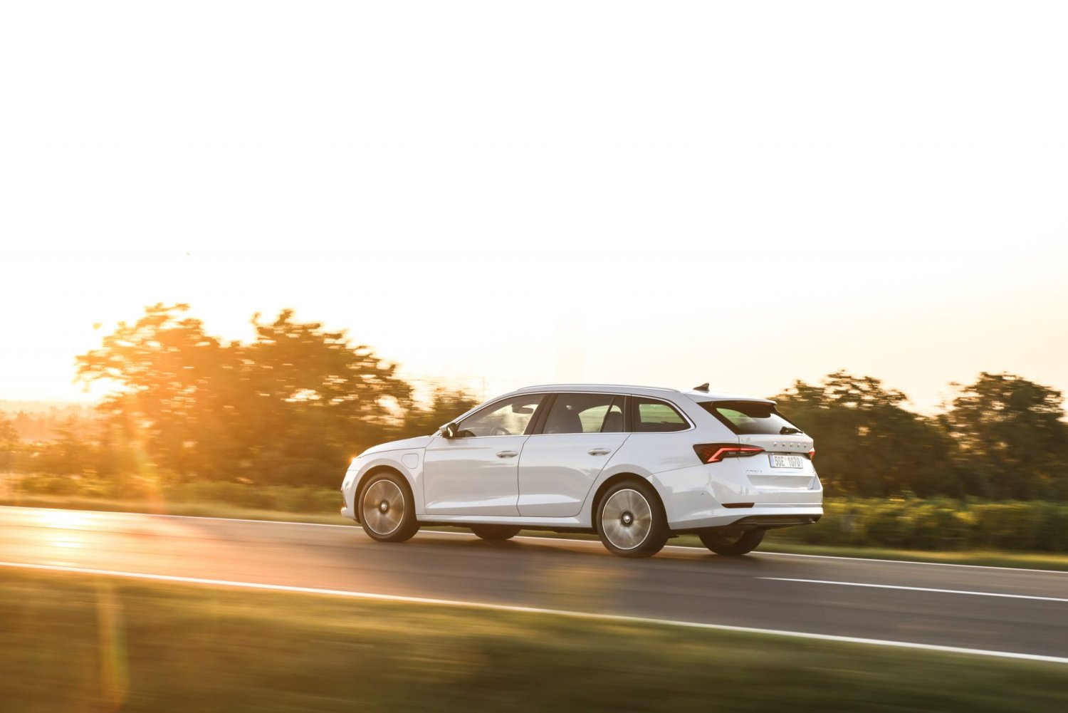 Najgorętsza premiera roku w nowej odsłonie. Octavia iV to hybryda na miarę XXI wieku