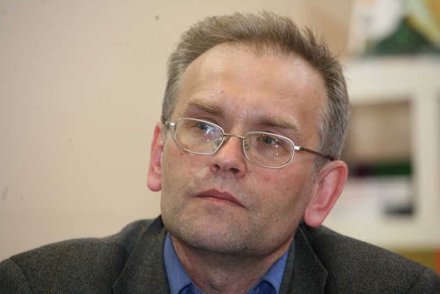 Piotr Zaremba krytykuje poziom propagandy w publicznych mediach.