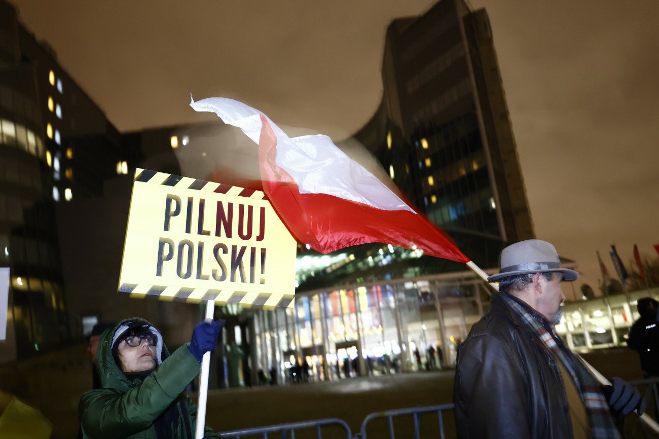 PiS organizuje marsz 11 stycznia. Tak mają przymuszać do udziału