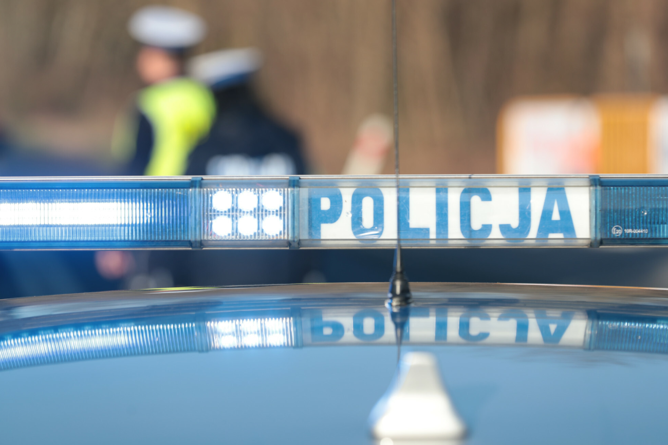 Emocje wzięły górę. Po przegranej przez żonę wyborach biegał z młotkiem po wsi.