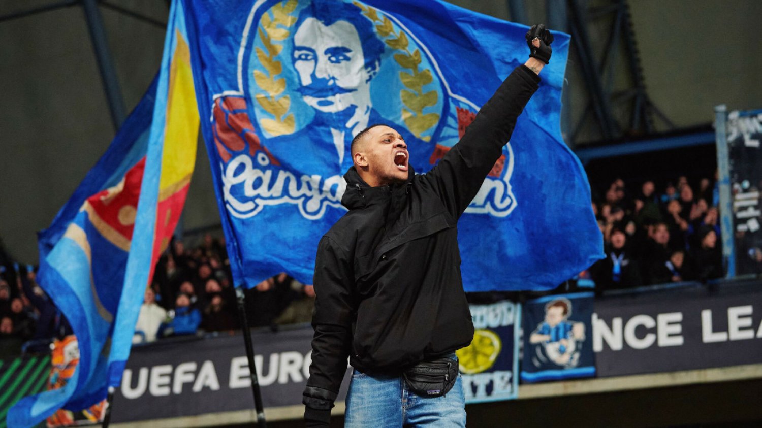 Kibice Djurgardens IF w licznej grupie pojawili się na stadionie w Poznaniu. W czwartek nie mieli jednak powodów do radości.