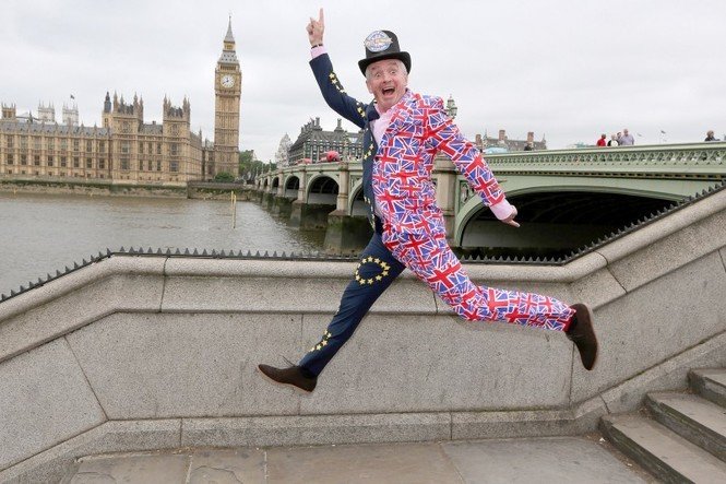 Michael O’Leary – dyrektor generalny linii lotniczych Ryanair nie jest wariatem. Brexit to realne zagrożenie dla zarządzanych przez niego linii lotniczych.