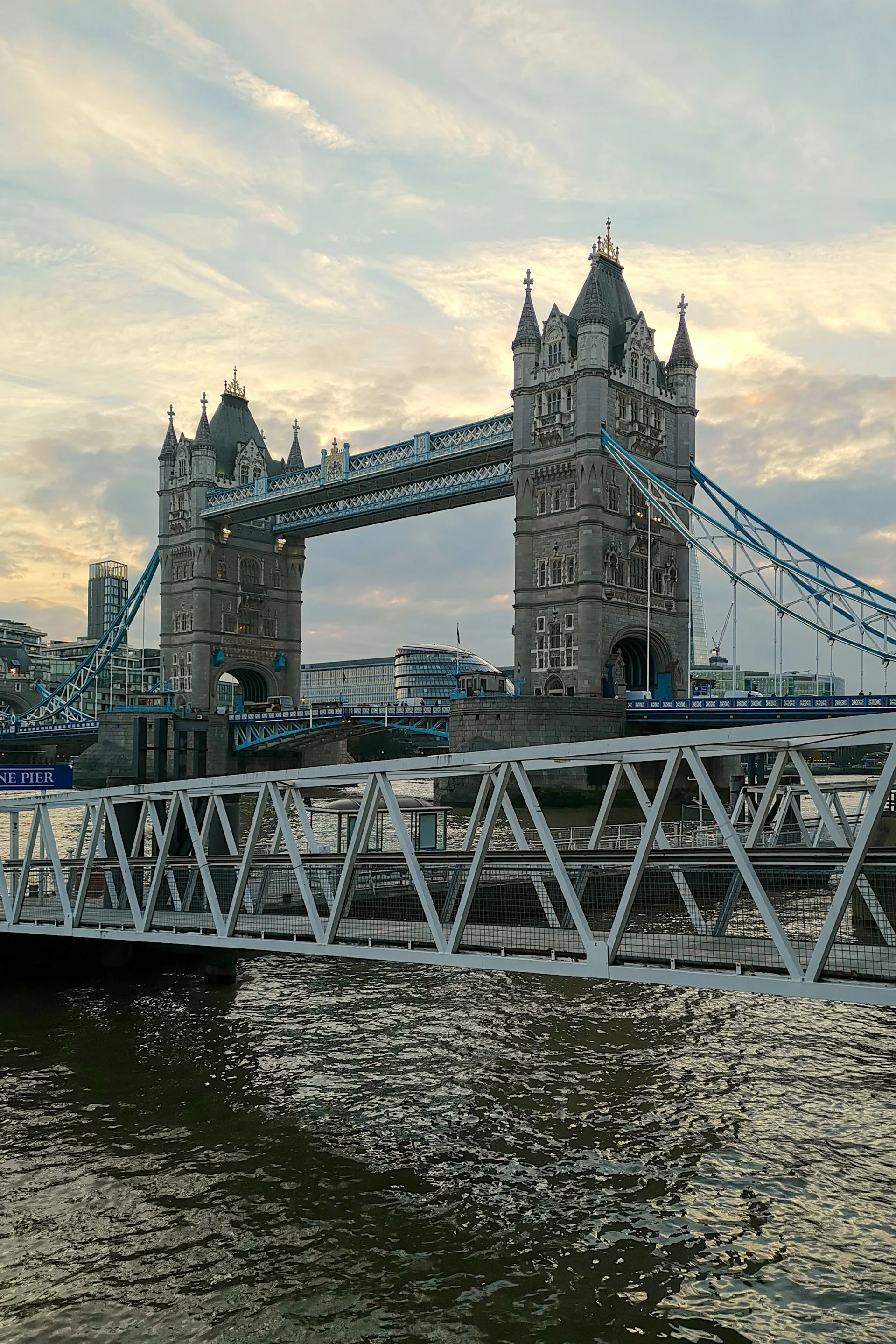 Tak właśnie wygląda londyńska mżawka, gdy sfotografować ją tym smartfonem