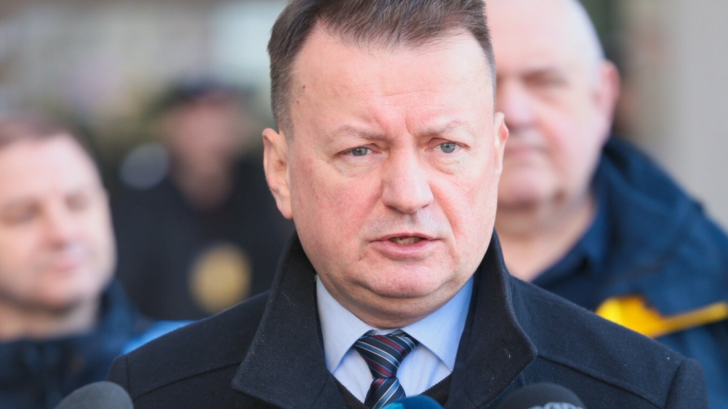 Tusk grzmiał o Błaszczaku po RBN. Tak odpowiada mu były szef MON