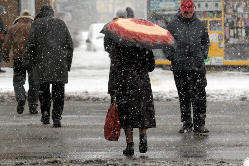 Poślizgnęła się na lodzie, złamała nadgarstek i dostała 21 tys. złotych. O zimowych odszkodowaniach.