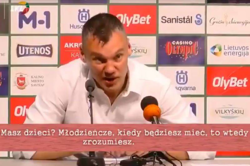 Trener odpowiada na pytanie dziennikarza, co jest najważniejsze na świecie.