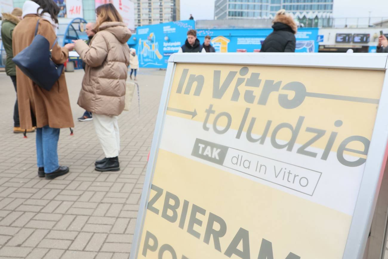tablica "in vitro to ludzie"