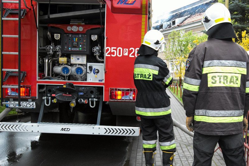 Krok od ogromnej eksplozji. Ewakuacja w Końskich po wybuchu petardy.