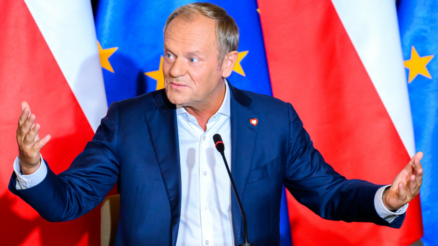 "Cztery razy więcej". Tusk nagle pokazał dane niewygodne dla PiS Tusk wyciągnął dane niewygodne dla PiS. "Cztery razy więcej"