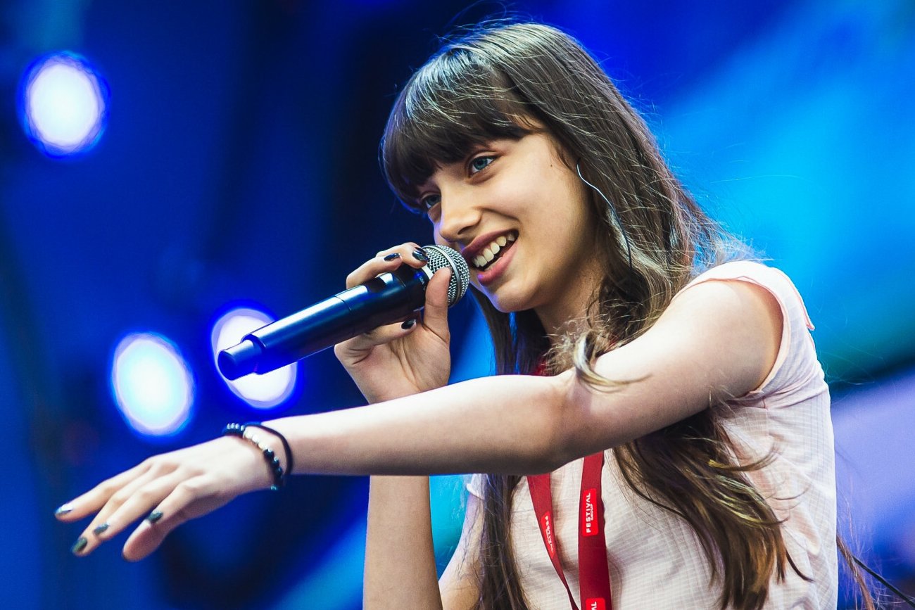 Trochę Ariana Grande, trochę Dua Lipa. Tak zmieniła się Viki Gabor