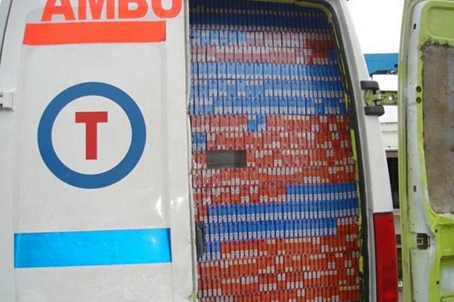 Jeden ze sposobów przemytu papierosów spoza Unii Europejskiej. Czy przepisy UE o oznaczaniu wyrobów mogą taki przemyt powstrzymać, czy lepiej zdecydować się na globalne rozwiązania proponowane przez producentów?