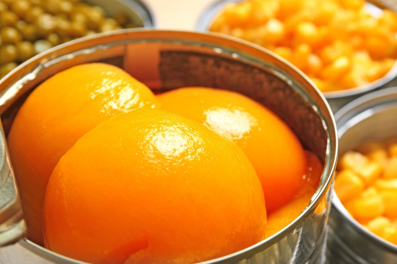 Co zrobić z syropem z brzoskwiń w puszce?