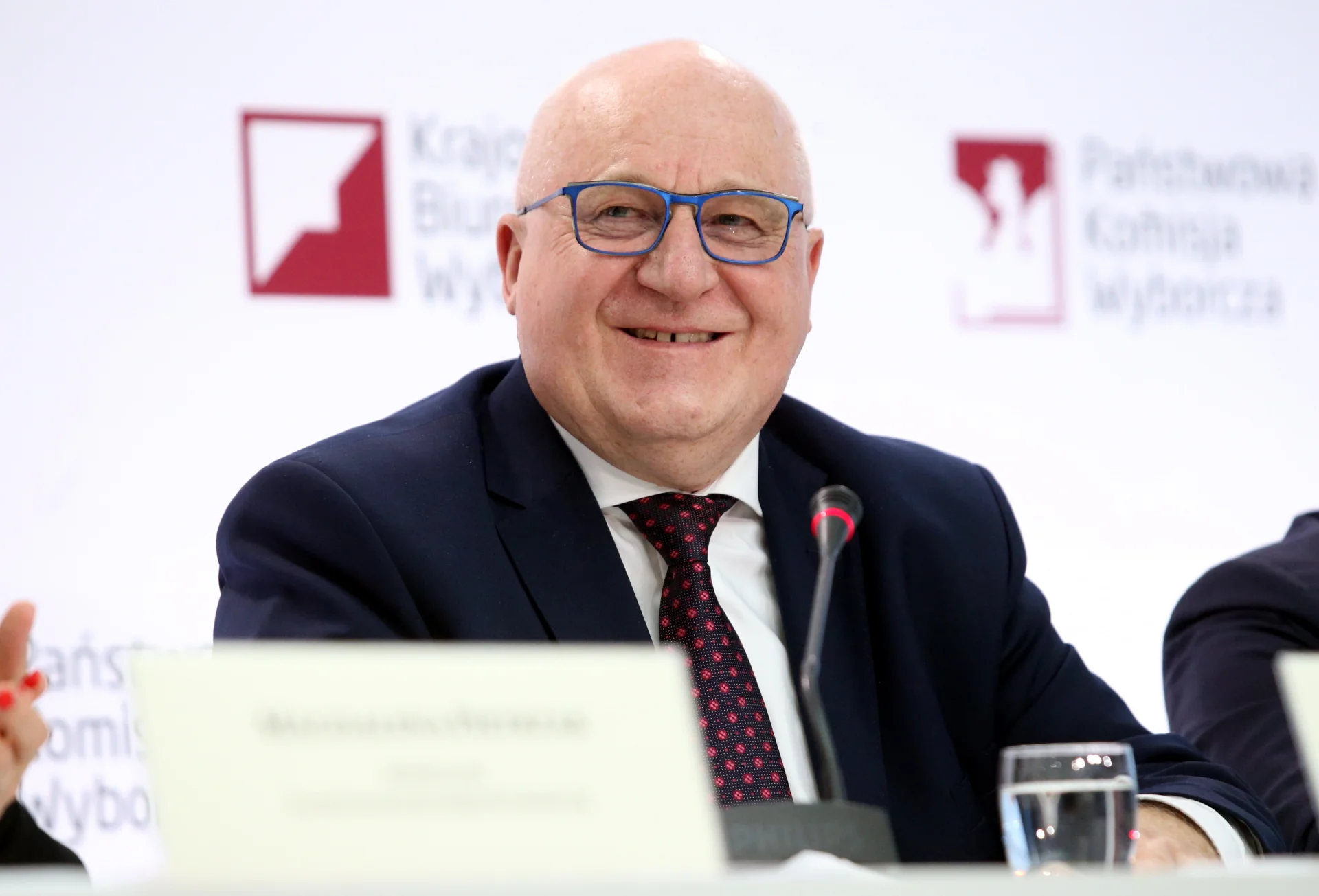 Przewodniczący Państwowej Komisji Wyborczej Sylwester Marciniak ogłosił najnowsze dane dotyczące wyników I tury wyborów prezydenckich 2020. Pełne wyniki wyborów prezydenckich 2020. Szef PKW Sylwester Marciniak ogłosił dane ze 100 proc. obwodów wyborczych.