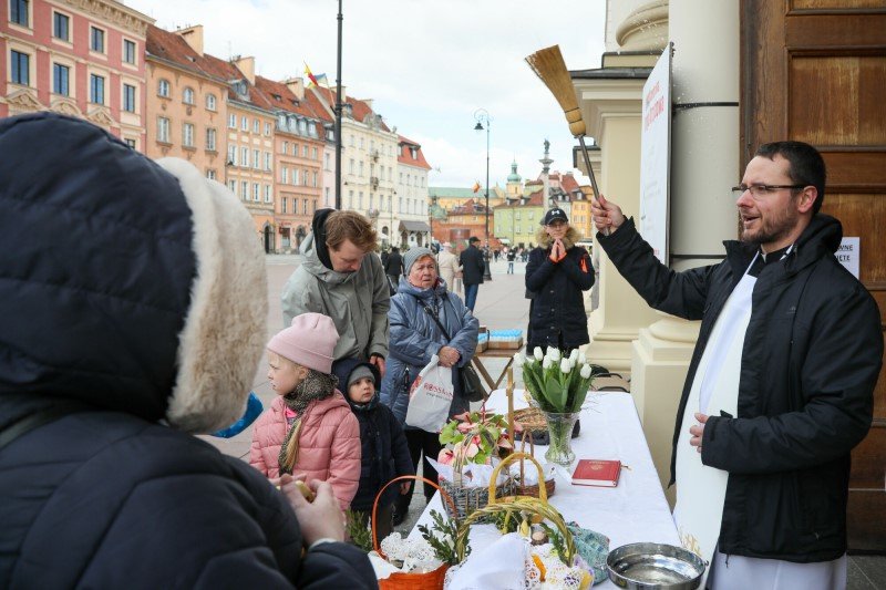 Do której godziny można święcić jajka?