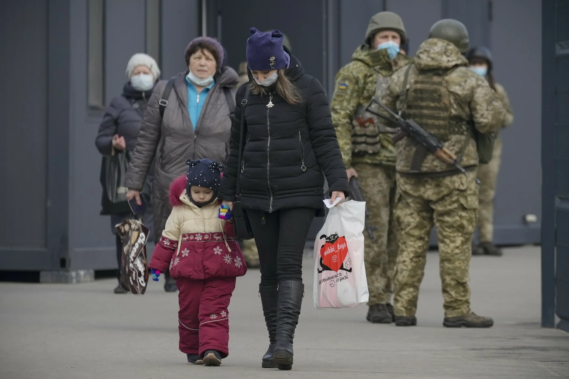 Polacy pytają o plan ewakuacji z Ukrainy. Polacy pytają o plan ewakuacji z Ukrainy.