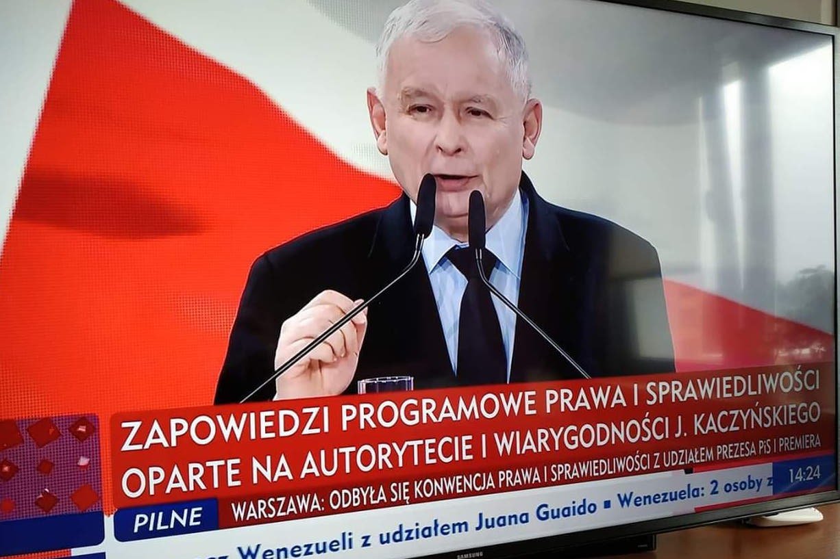 Telewizor pana Tadeusza zepsuł się przez długie wyświetlanie statycznych elementów obrazu. W jego przypadku to kanał TVP Info.
