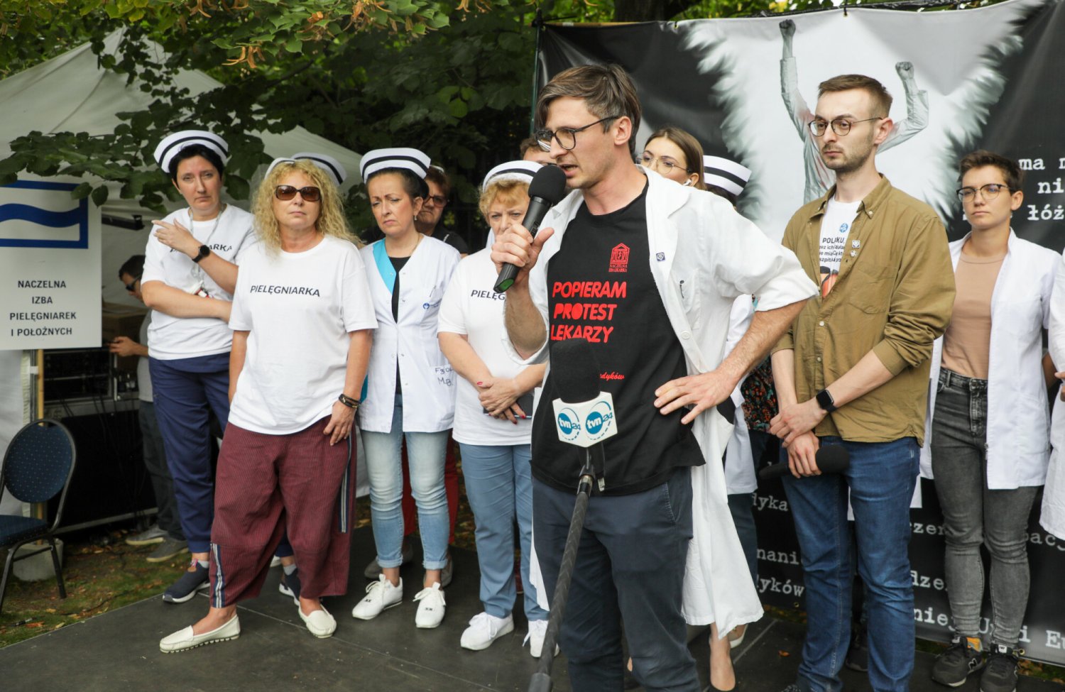 Medycy zapraszają Bognę Janke do siebie.