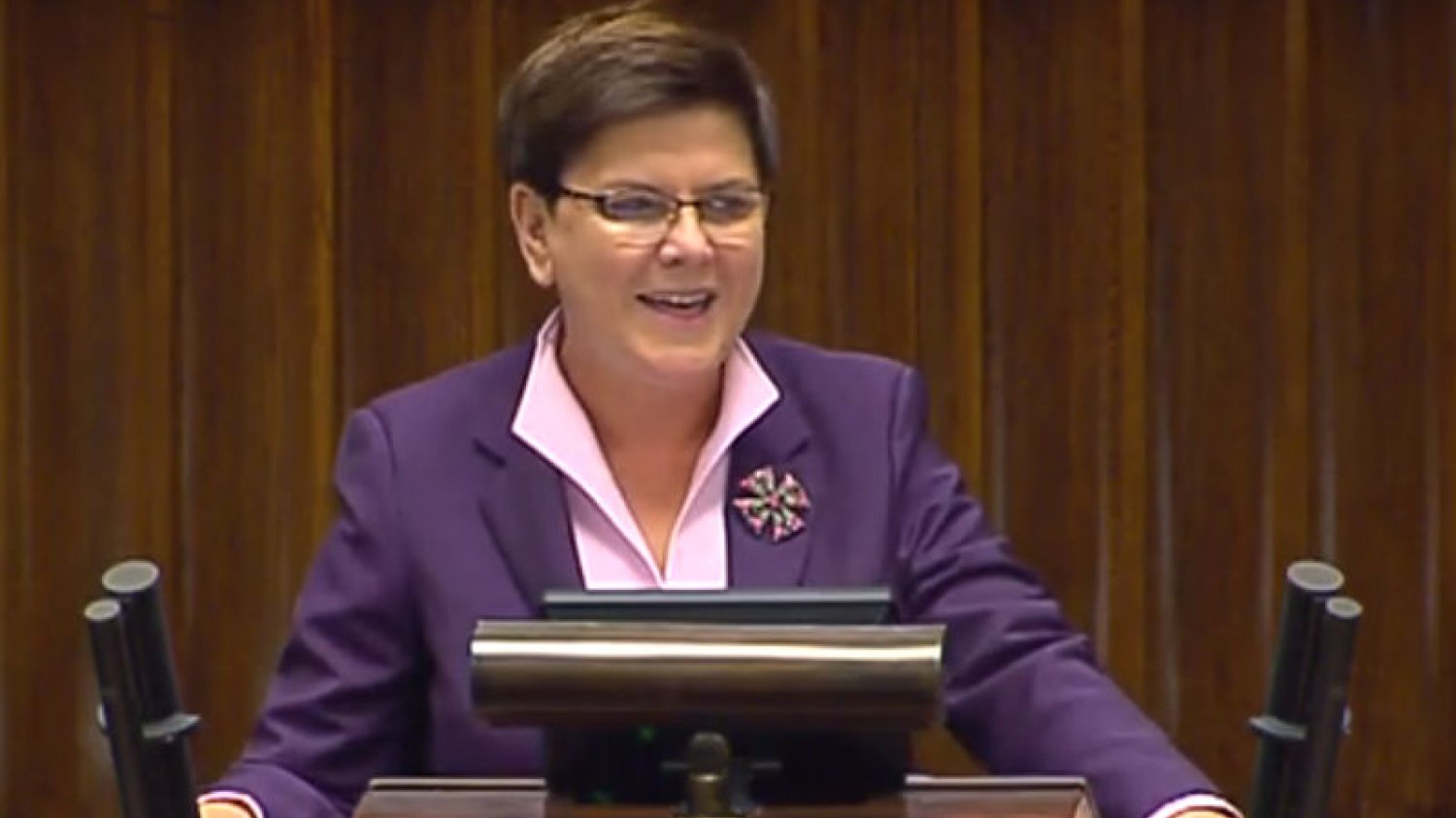 "Ucho prezesa" zagościło w Sejmie. Beata Szydło zacytowała... Beatę Szydło z komediowo-politycznego serialu