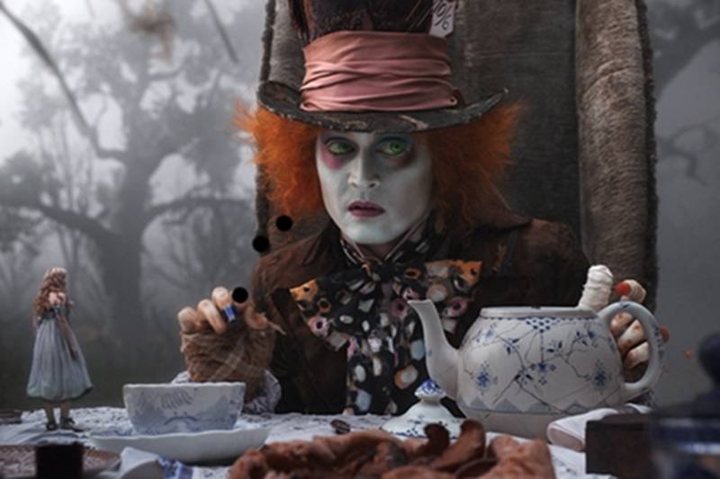 Kadr z filmu Tima Burtona "Alicja z Krainy Czarów" z 2010 roku.