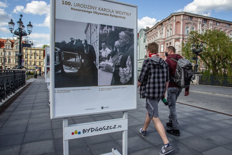 12 radnych PO i SLD głosowało w Bydgoszczy przeciwko uchwale upamiętnienia 100. rocznicy Jana Pawła II.