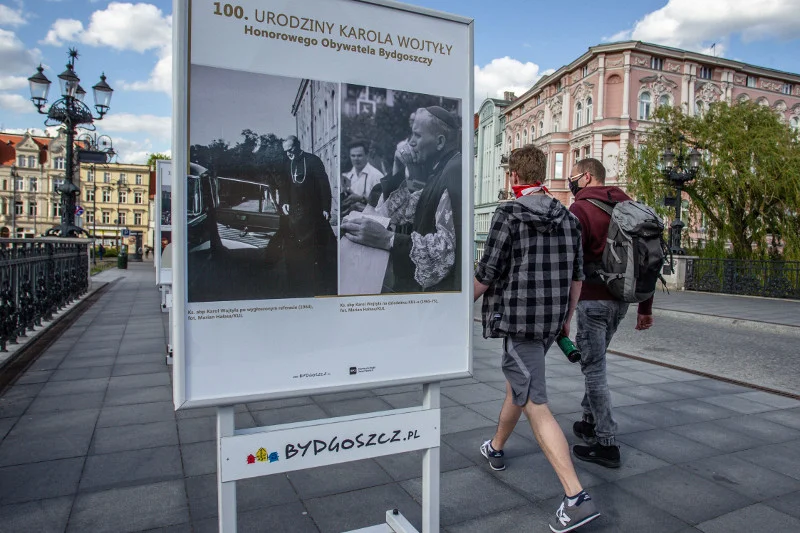 12 radnych PO i SLD głosowało w Bydgoszczy przeciwko uchwale upamiętnienia 100. rocznicy Jana Pawła II.