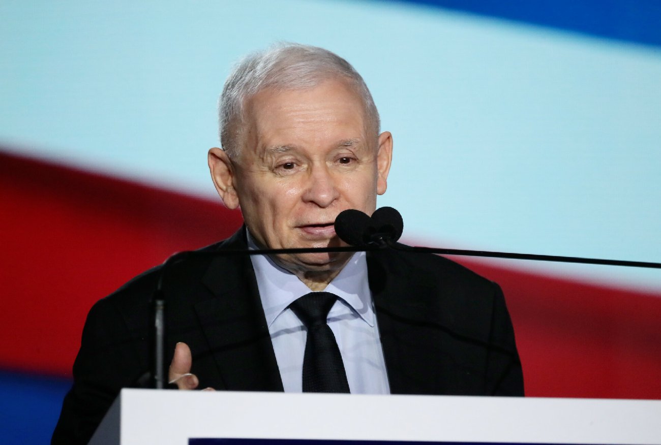 Sondaż. PiS zyskał po inwazji Rosji na Ukrainę. Opozycja stoi w miejscu