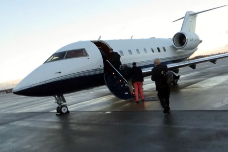 9 osób, które znajdowały się na pokładzie prywatnego Challengera 604, ledwo uszło z życiem.