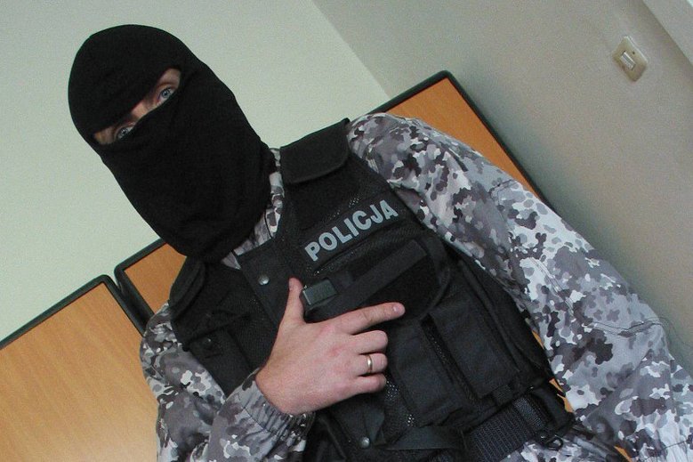 Funkcjonariusze CBŚP zatrzymali komendanta nadarzyńskiej Policji. Podejrzewany jest o udział w grupie przemycającej tytoń i papierosy.