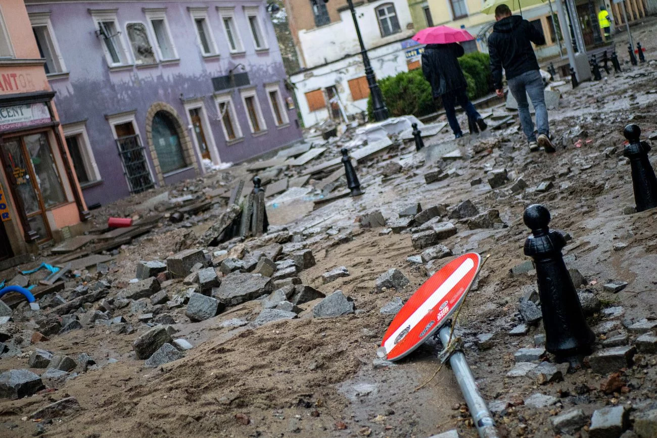 Tak dziś wyglądają ulice Kłodzka. Miasto jest jednym z najbardziej poszkodowanych w powodzi.