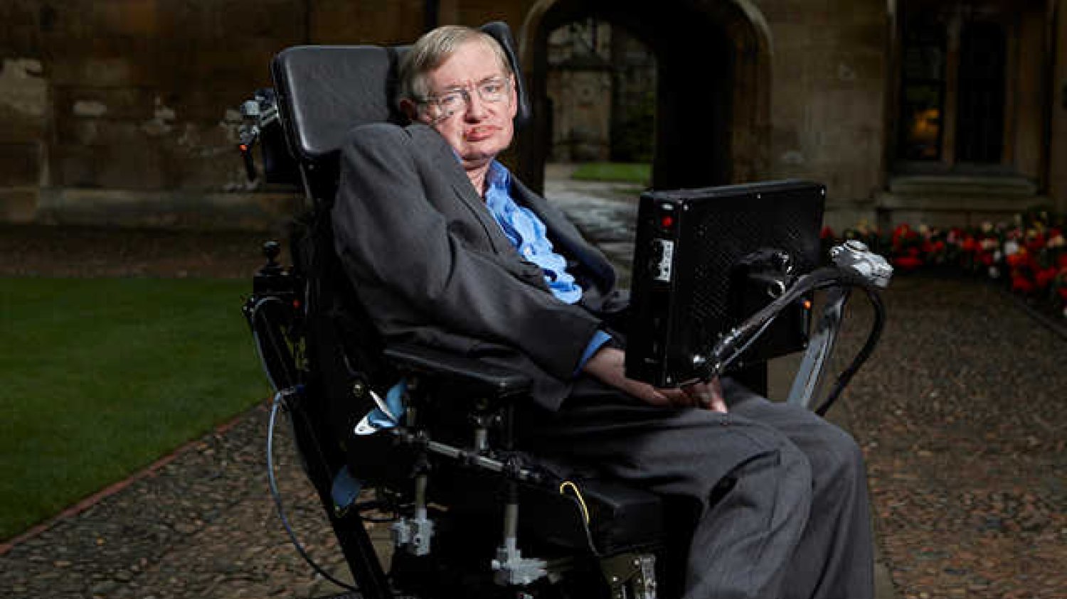 Stephen Hawking, wybitny fizyk teoretyczny, jeden z najinteligentniejszych ludzi na świecie