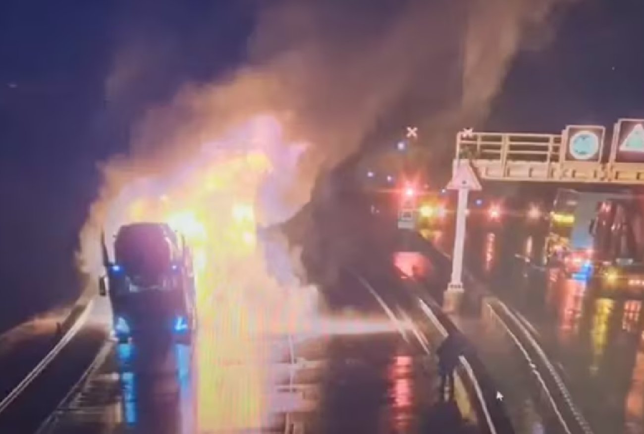 Niemcy. Polski kierowca zapobiegł tragedii. Jechał płonącą lawetą 6 km.