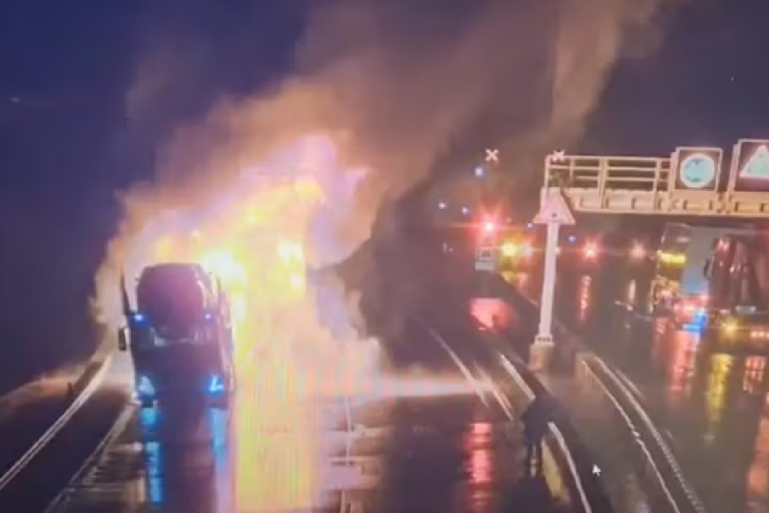 Niemcy. Polski kierowca zapobiegł tragedii. Jechał płonącą lawetą 6 km.