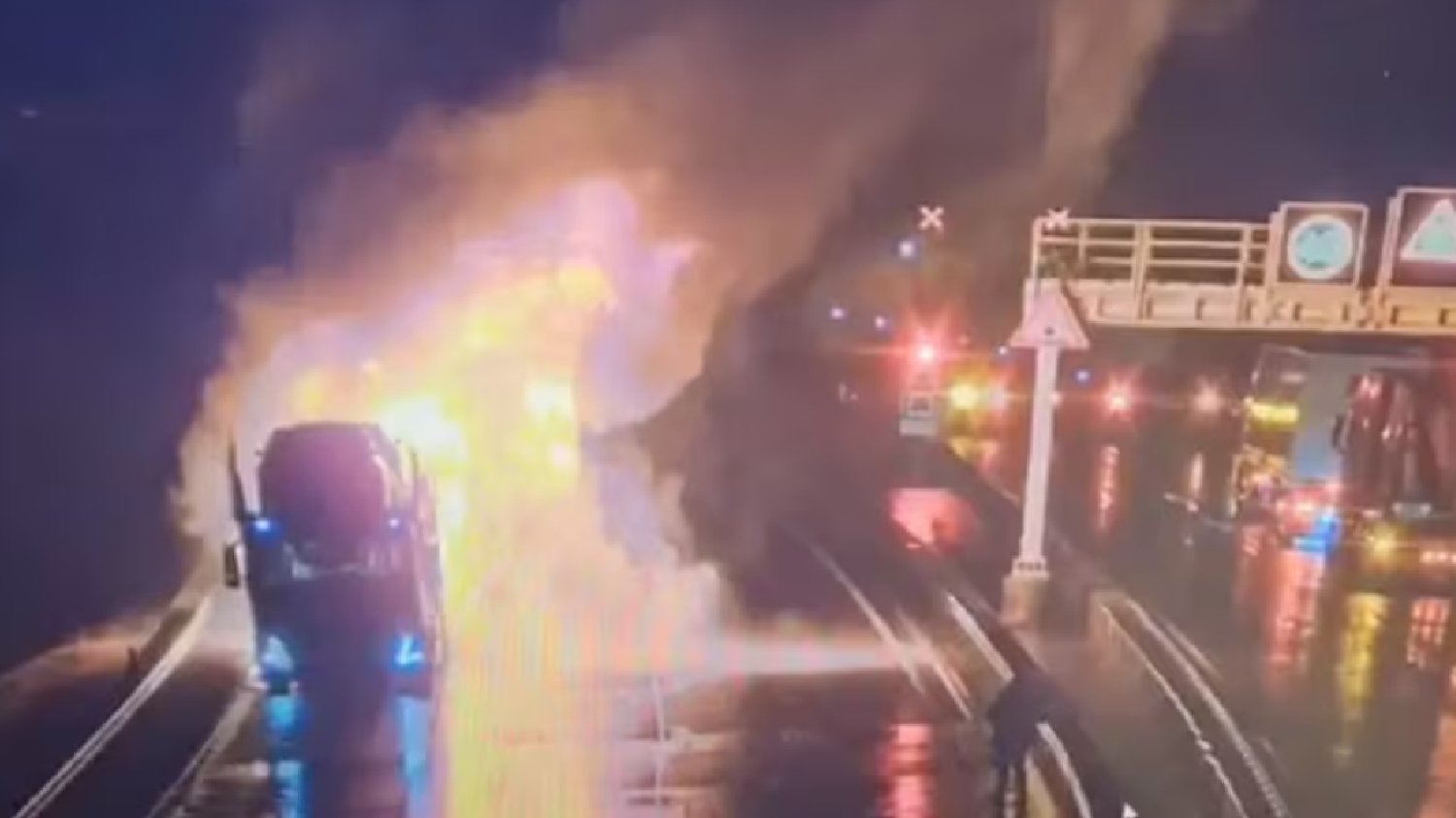 Niemcy. Polski kierowca zapobiegł tragedii. Jechał płonącą lawetą 6 km.