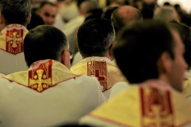 Kanclerz poznańskiej Kurii uważa, że ksiądz, którego dziecko zginęło podczas porodu nie może być duszpasterzem. Uwaga: Zdjęcie jest tylko ilustracją do tekstu.