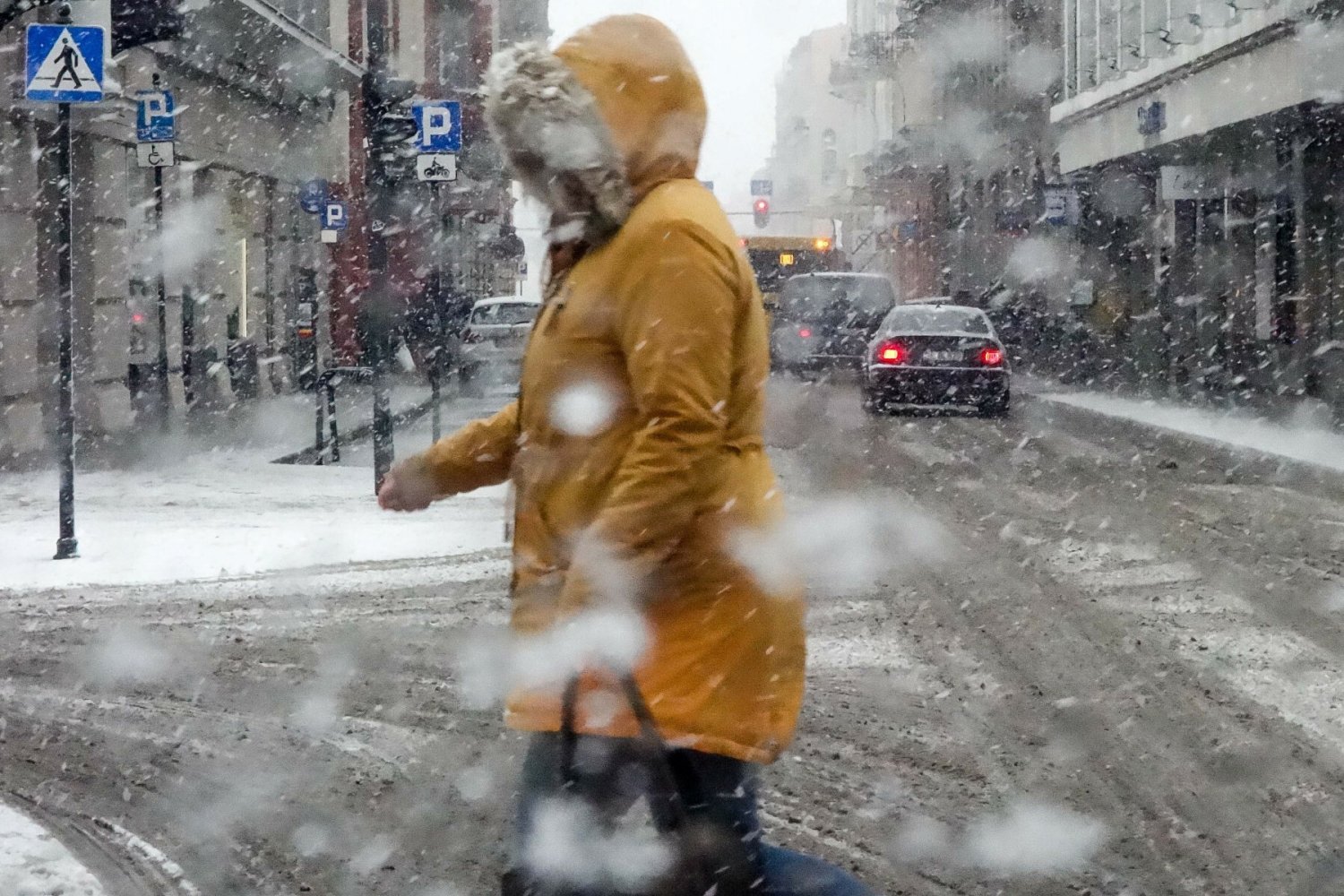 Przed nami pochmurny, ale dość ciepły dzień.