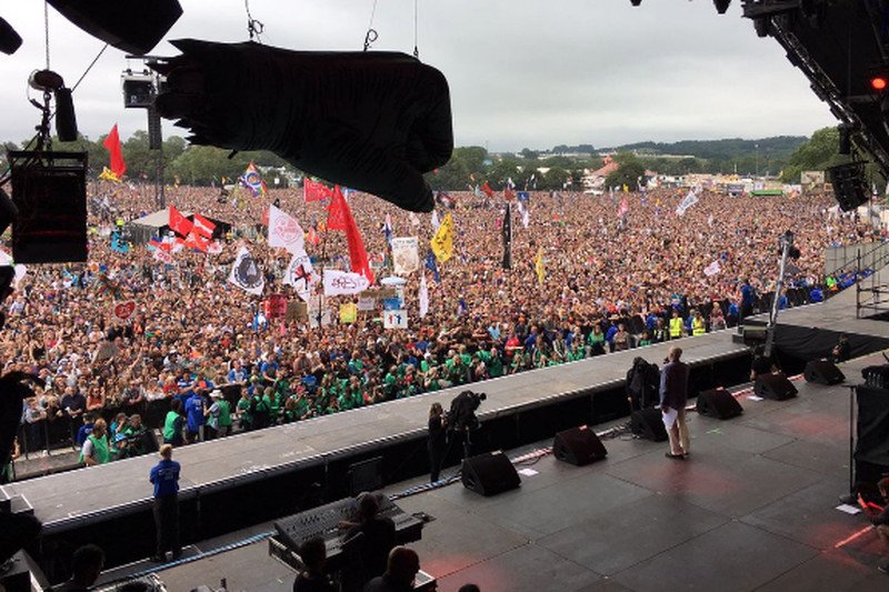 Lider labourzystów, Jeremy Corbyn, na festiwalu Glastonbury.