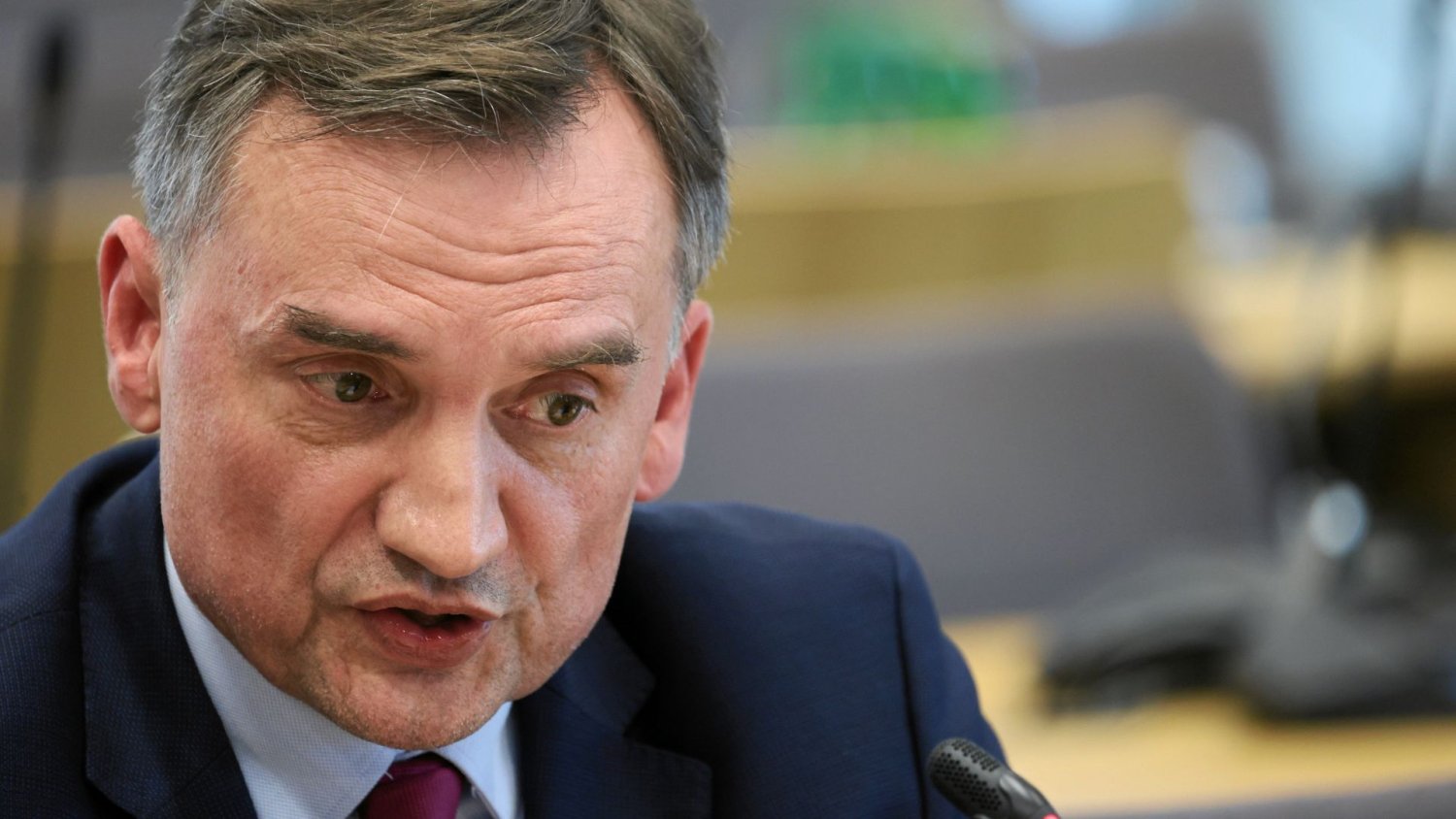 Przesłuchanie Ziobry zaczęło się nietypowo. Nagle pokazali to nagranie