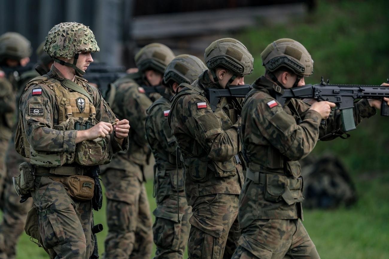 Nie uwierzysz, ilu Polaków chwyciłoby za broń. Ten sondaż ujawnia gorzką prawdę
