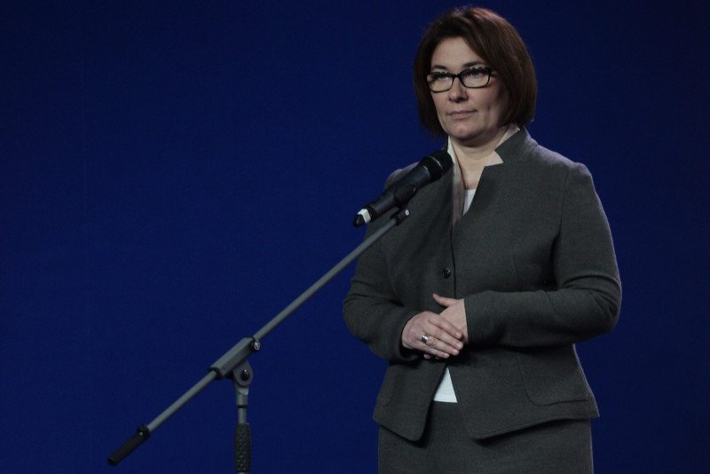 Beata Mazurek daje "dobrą" radę samotnym matkom.