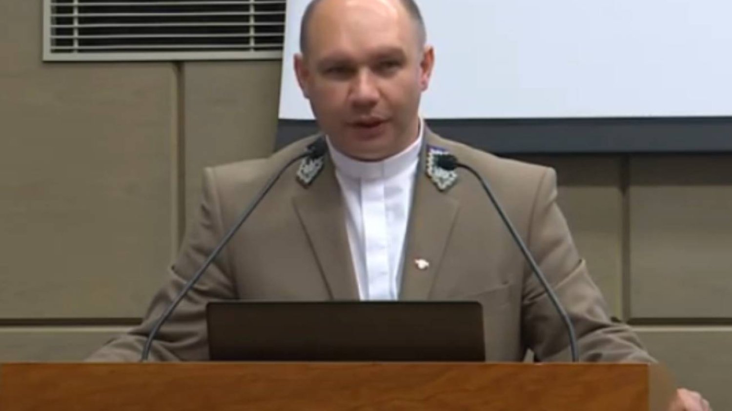 Ksiądz Tomasz Duszkiewicz jest jednym z założycieli i pomysłodawców powstania fundacji "Ekologiczne Forum Młodzieży".