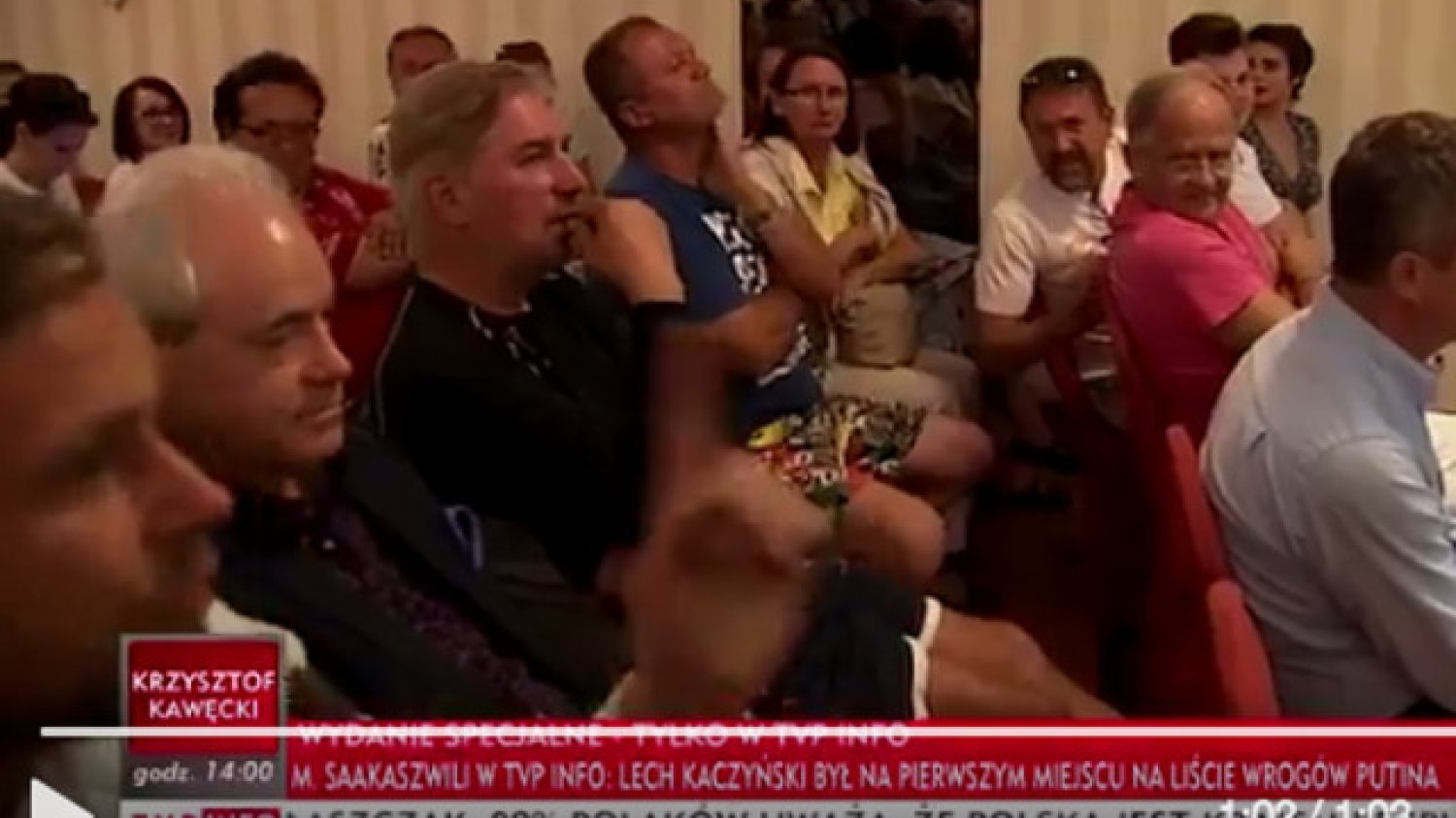 Pracownik TVP (potrząsa palcem) zdenerwował się słowami, że w Polsce nie ma już telewizji publicznej.